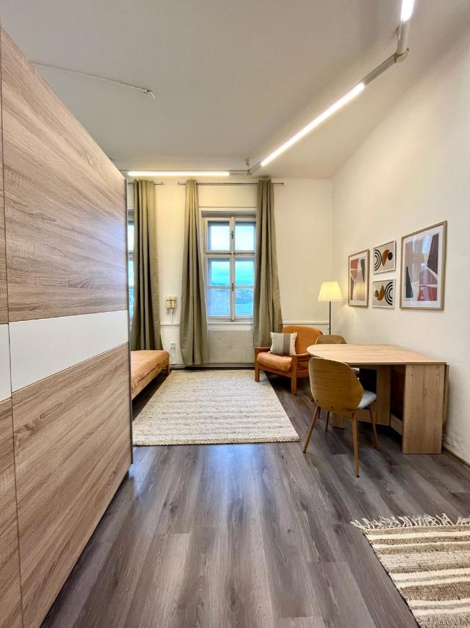 1 Bedroom Studio Close To Palmovka Praga Esterno foto